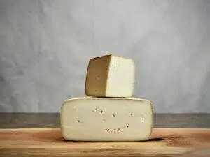Tomme mi-chèvre, mi-brebis
