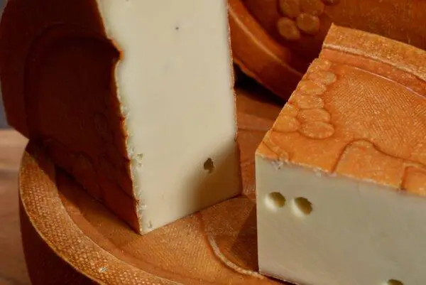 Mont Vully à croûte rouge